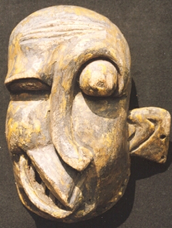 Masque Africain Makonde - masque de maladie (TANZANIE) Matriaux - bois - pigments - Hauteur 18 cm